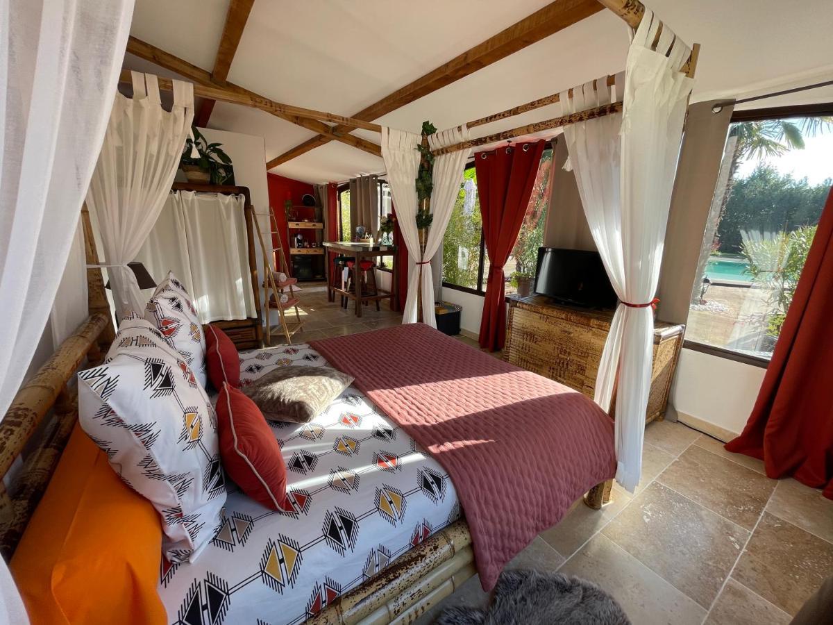 Bed and Breakfast Mas de la Butte Blanche à Orgon Extérieur photo